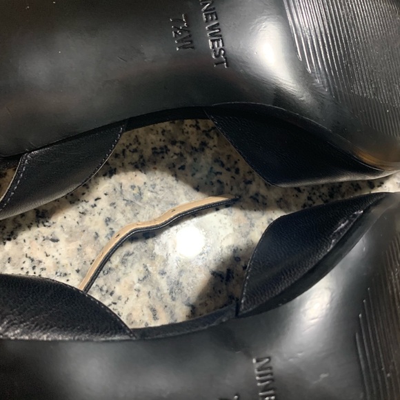 Nine West Pumps 🖤 - Picture 4 of 6